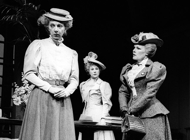 1982 National Theatre London production of The Importance of Being Earnest Anna Massey, Zoë Wanamaker and Judi Dench